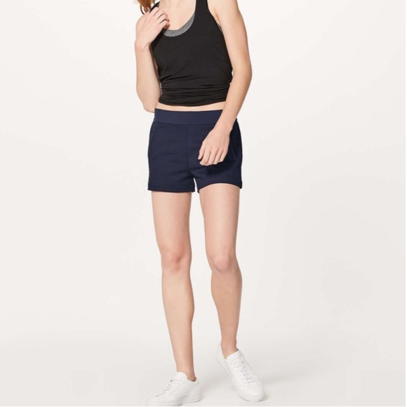Lululemon Pack Light Shorts (2.5") Midnight Navy - Picture 1 of 13